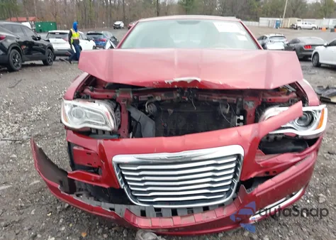 2013 Chrysler 300C z USA, uszkodzony, nr VIN 2C3CCAEG1DH644130